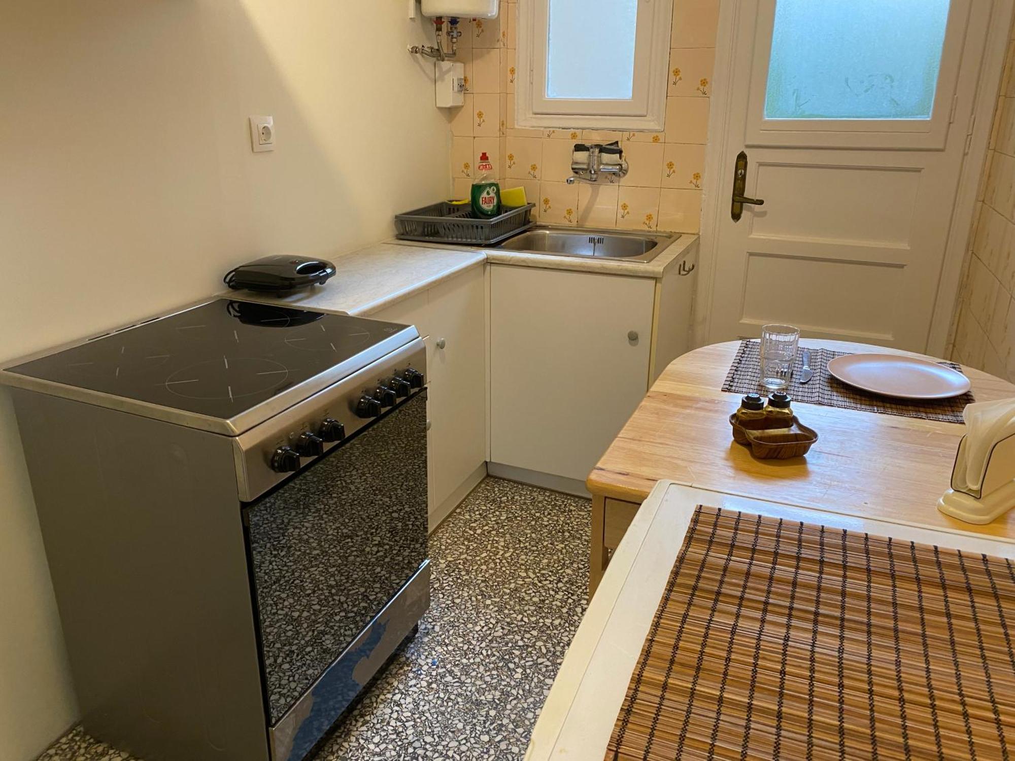Spacious 2 Bedroom Apartment Downtown Athens - Explore Center By Foot Экстерьер фото